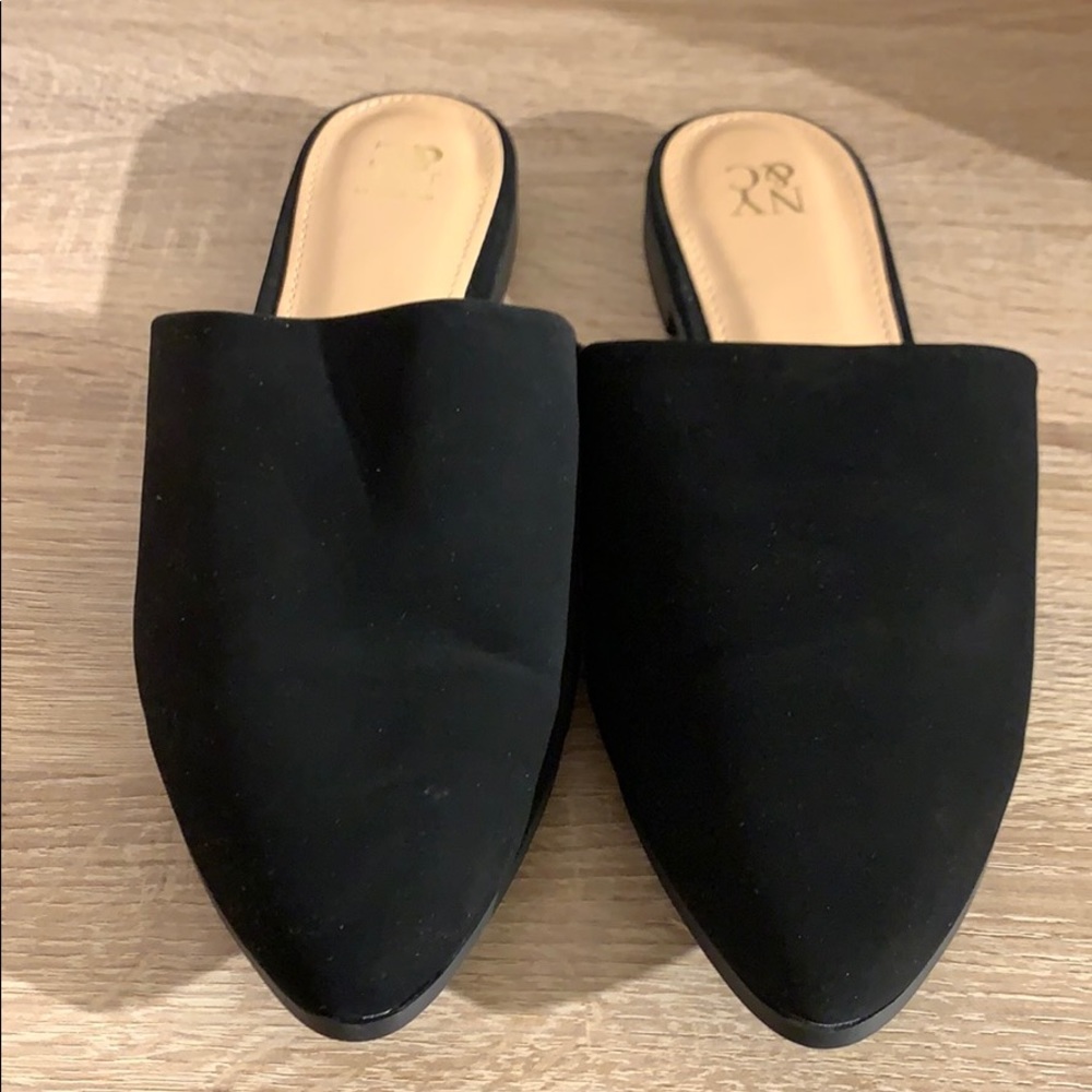 Pointy toe Slide - Picture 2 of 3